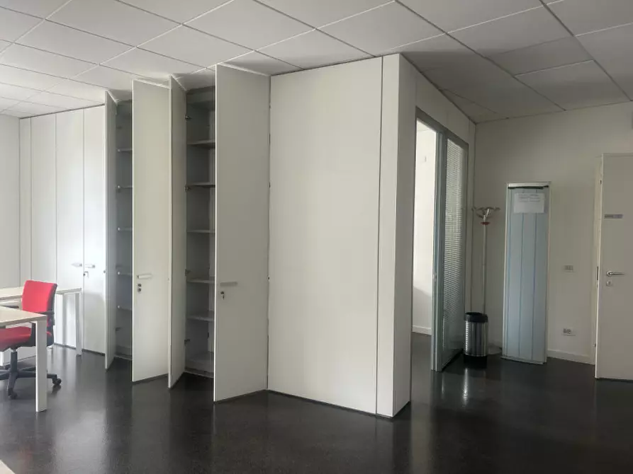 Immagine 12 di Ufficio in affitto  in Viale dell'industria a Schio