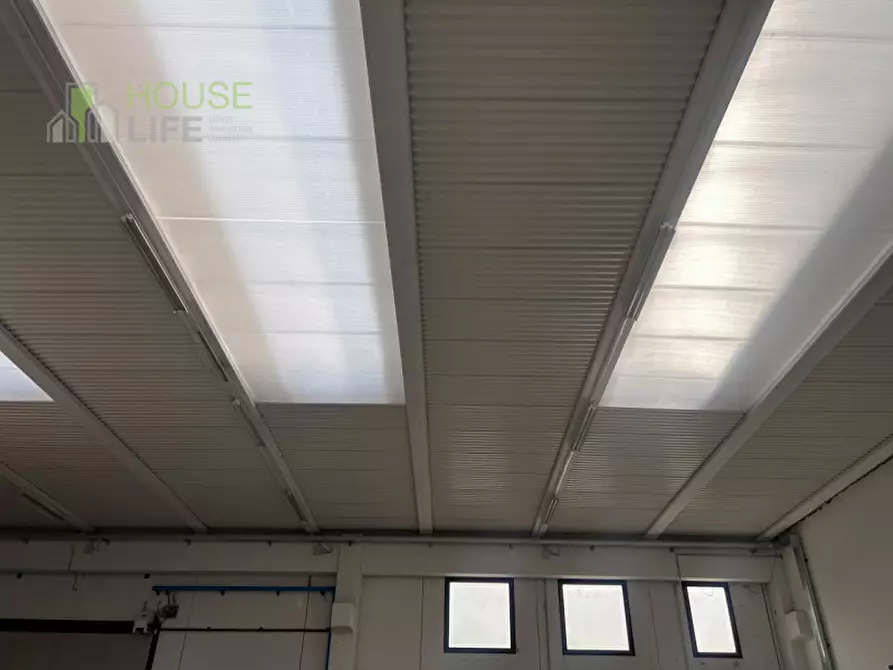 Immagine 4 di Capannone industriale in affitto  in via Astico a Carrè