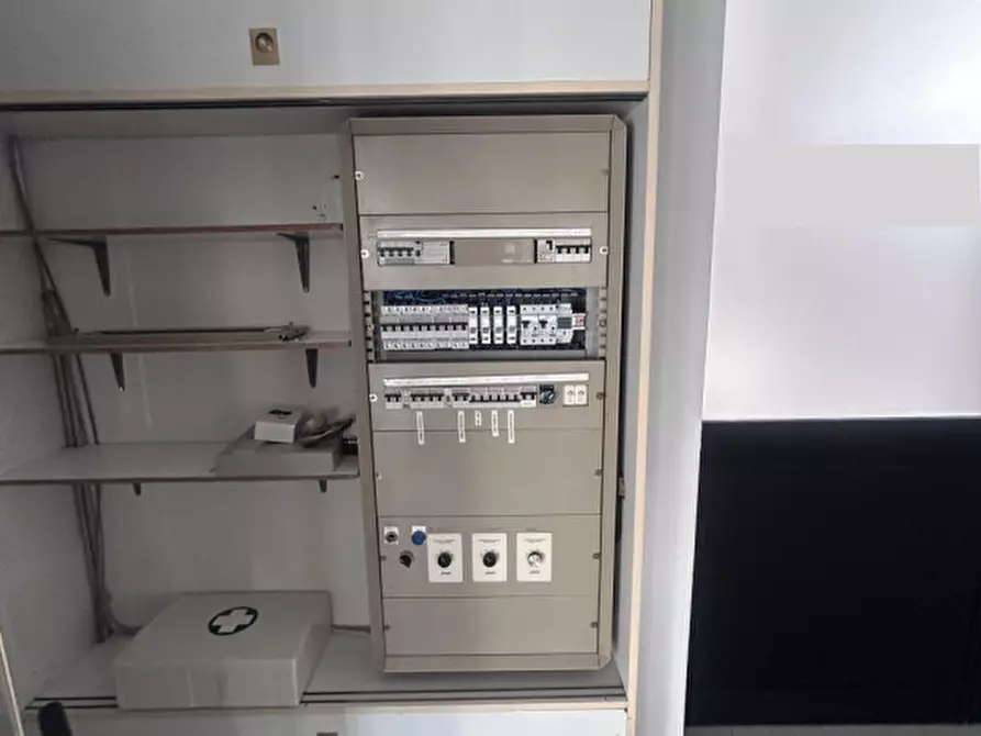 Immagine 18 di Capannone industriale in affitto  in via Astico a Carrè