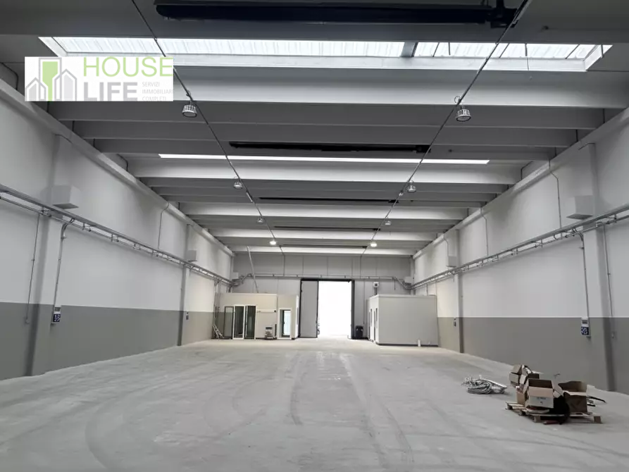 Immagine 1 di Capannone industriale in affitto  in via lago di levico a Schio