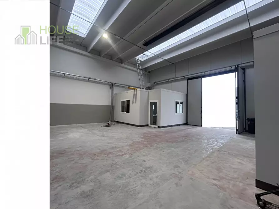 Immagine 3 di Capannone industriale in affitto  in via lago di levico a Schio