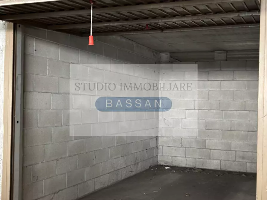Immagine 2 di Garage in vendita  in Piazzale Europa 6 a Gallarate