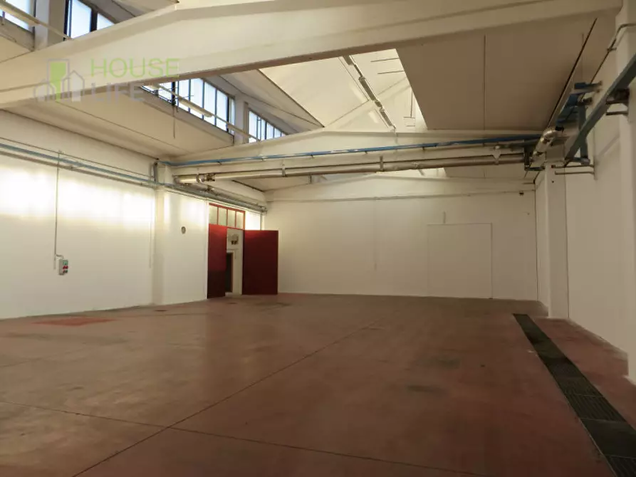 Immagine 2 di Capannone industriale in vendita  in via lago di levico a Schio