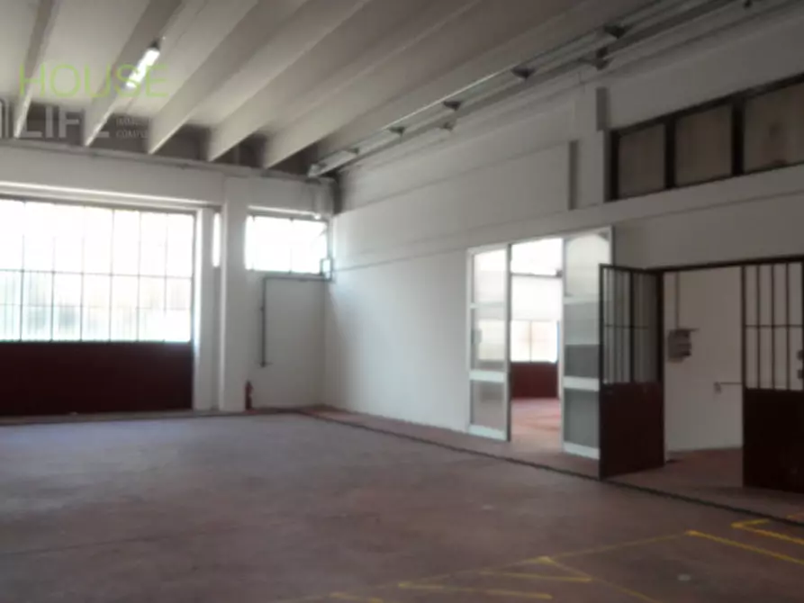 Immagine 15 di Capannone industriale in vendita  in via lago di levico a Schio