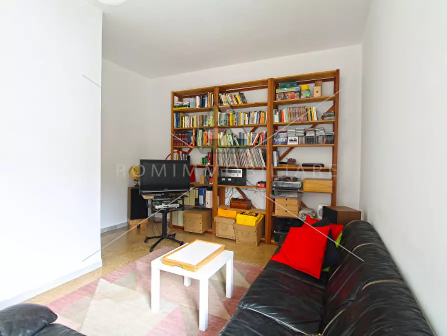 Immagine 2 di Appartamento in vendita  in Via Ottorino Gentiloni a Roma