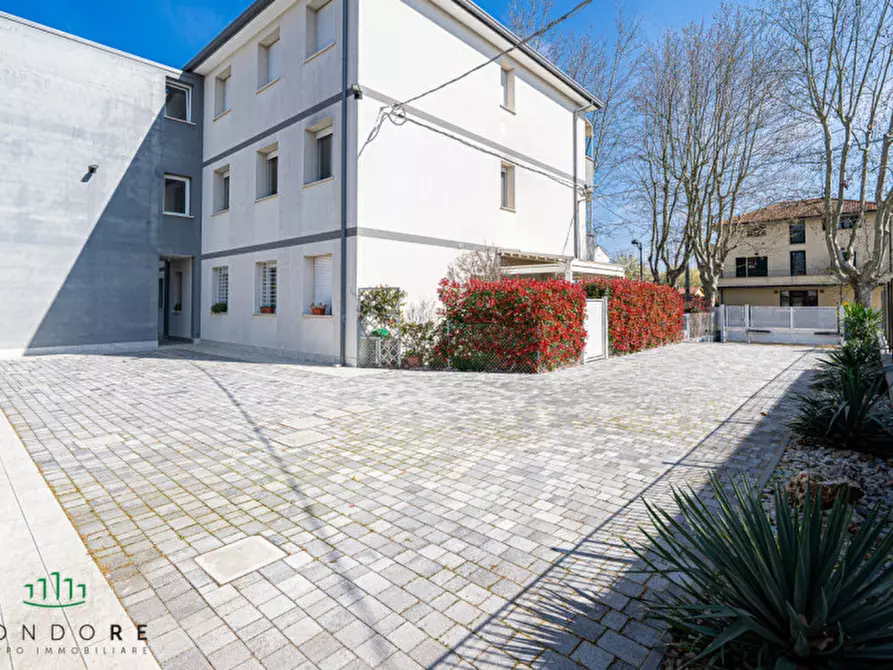 Immagine 12 di Appartamento in vendita  in Viale Libertà a Molinella