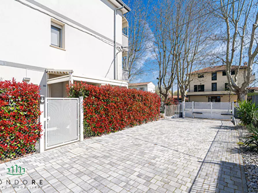 Immagine 13 di Appartamento in vendita  in Viale Libertà a Molinella