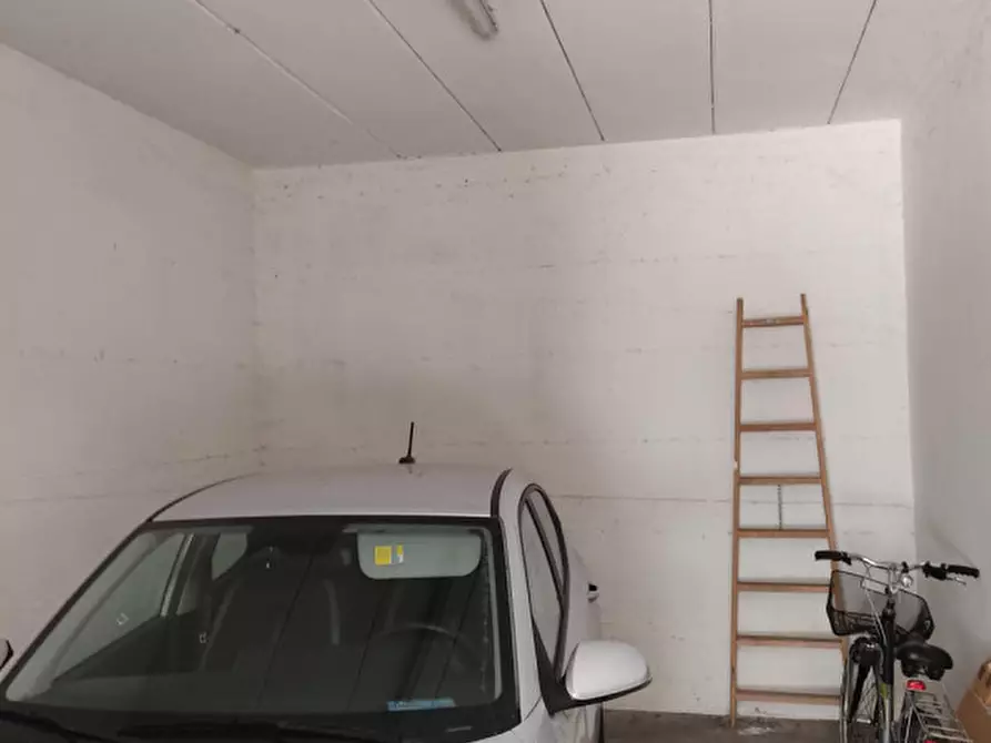 Immagine 1 di Garage in vendita  in Via Maso della Pieve - Pfarrhofstraße a Bolzano