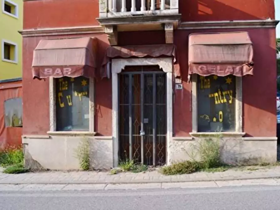 Immagine 5 di Negozio in vendita  in Via Roma 77 a Roncà