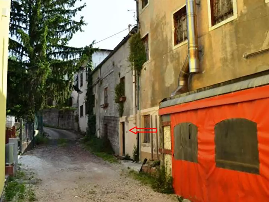 Immagine 9 di Negozio in vendita  in Via Roma 77 a Roncà