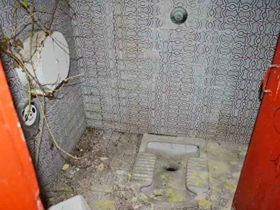 Immagine 14 di Negozio in vendita  in Via Roma 77 a Roncà