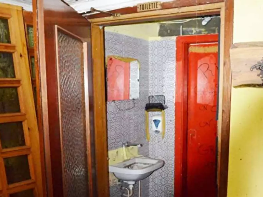 Immagine 15 di Negozio in vendita  in Via Roma 77 a Roncà