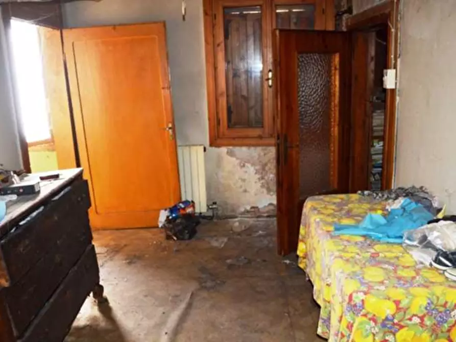 Immagine 26 di Negozio in vendita  in Via Roma 77 a Roncà