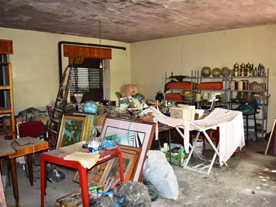 Immagine 28 di Negozio in vendita  in Via Roma 77 a Roncà
