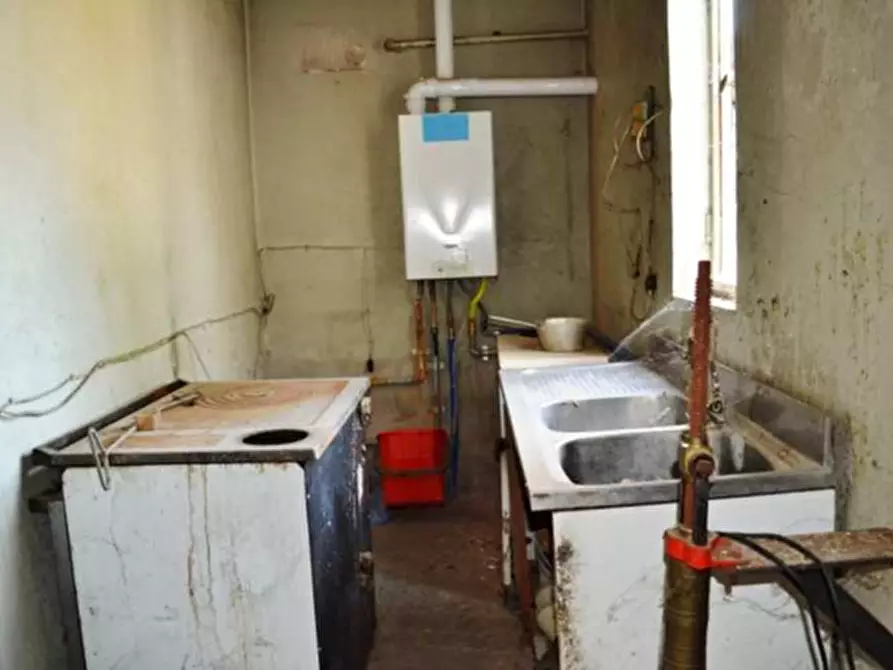 Immagine 30 di Negozio in vendita  in Via Roma 77 a Roncà