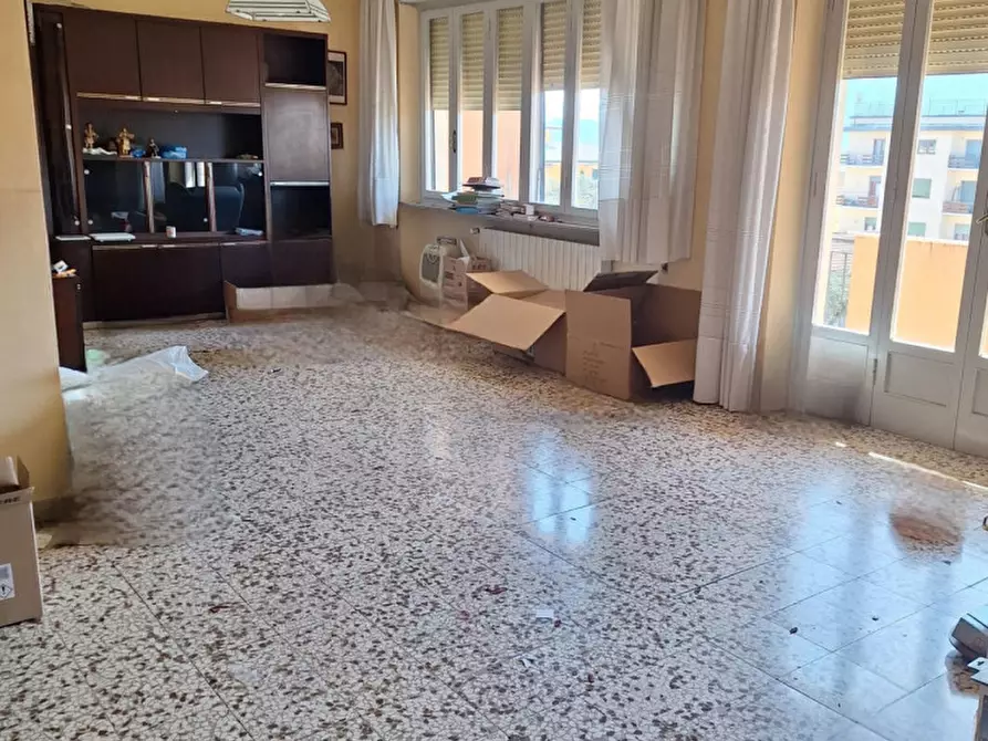 Immagine 2 di Appartamento in vendita  in Piazza Leopoldo Nobili a Lucca