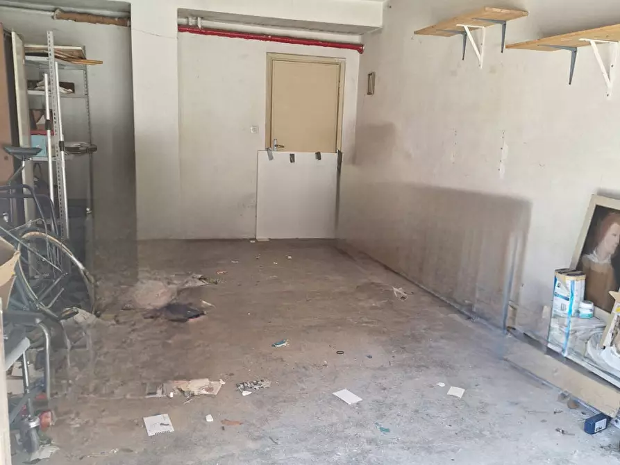 Immagine 4 di Appartamento in vendita  in Piazza Leopoldo Nobili a Lucca