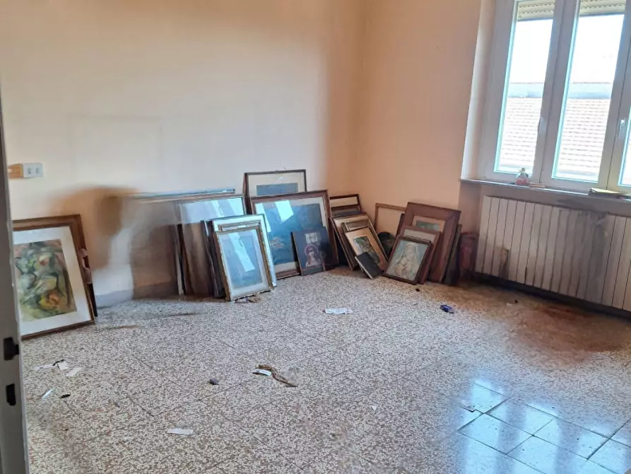 Immagine 5 di Appartamento in vendita  in Piazza Leopoldo Nobili a Lucca