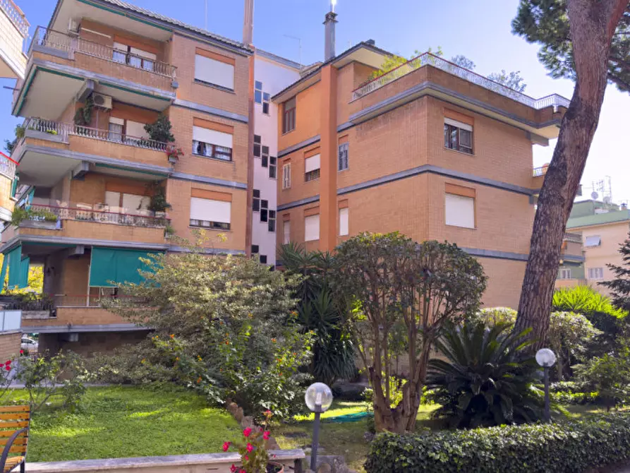 Immagine 1 di Appartamento in vendita  in Via Roberto Alessandri a Roma