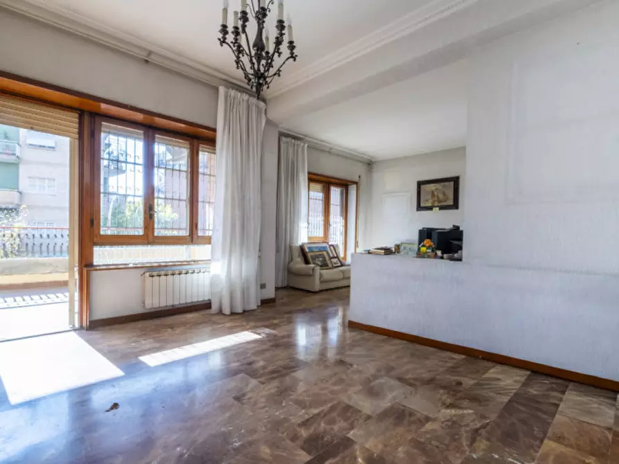 Immagine 3 di Appartamento in vendita  in Via Roberto Alessandri a Roma