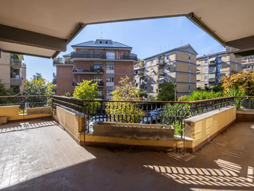 Immagine 4 di Appartamento in vendita  in Via Roberto Alessandri a Roma