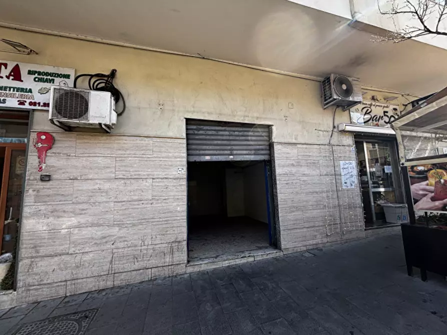 Immagine 2 di Negozio in affitto  in Piazza Luigi Palomba 28 a Torre Del Greco