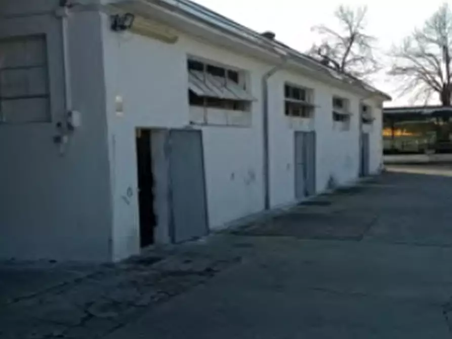 Immagine 2 di Magazzino in vendita  in Via Sommavilla a Tombolo