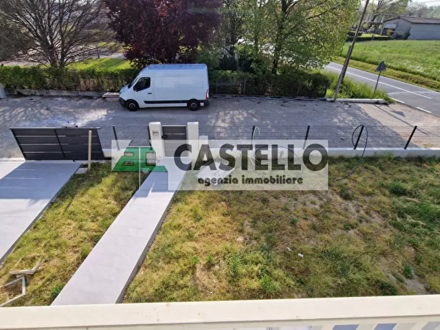 Immagine 5 di Casa trifamiliare in vendita  in Piazza dei Martiri 16 a Santa Giustina In Colle