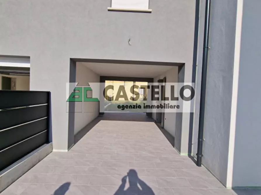Immagine 10 di Casa trifamiliare in vendita  in Piazza dei Martiri 16 a Santa Giustina In Colle