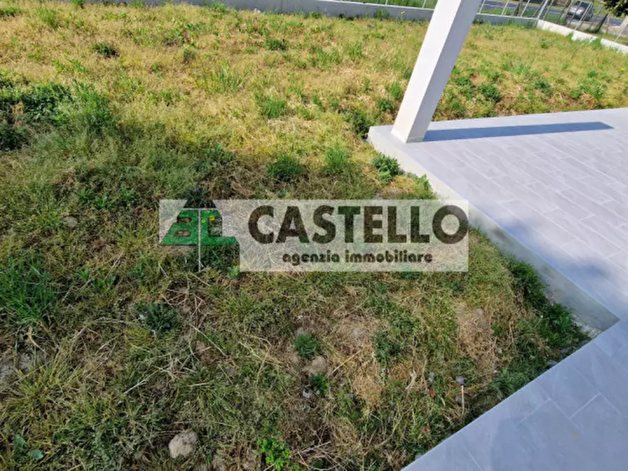 Immagine 11 di Casa trifamiliare in vendita  in Piazza dei Martiri 16 a Santa Giustina In Colle