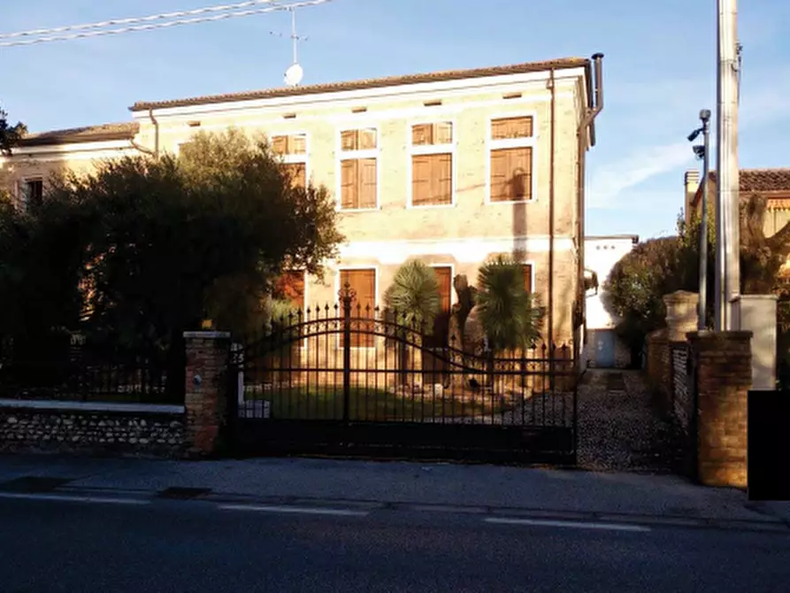 Immagine 1 di Casa bifamiliare in vendita  in Via San Michele, 10 a Altivole