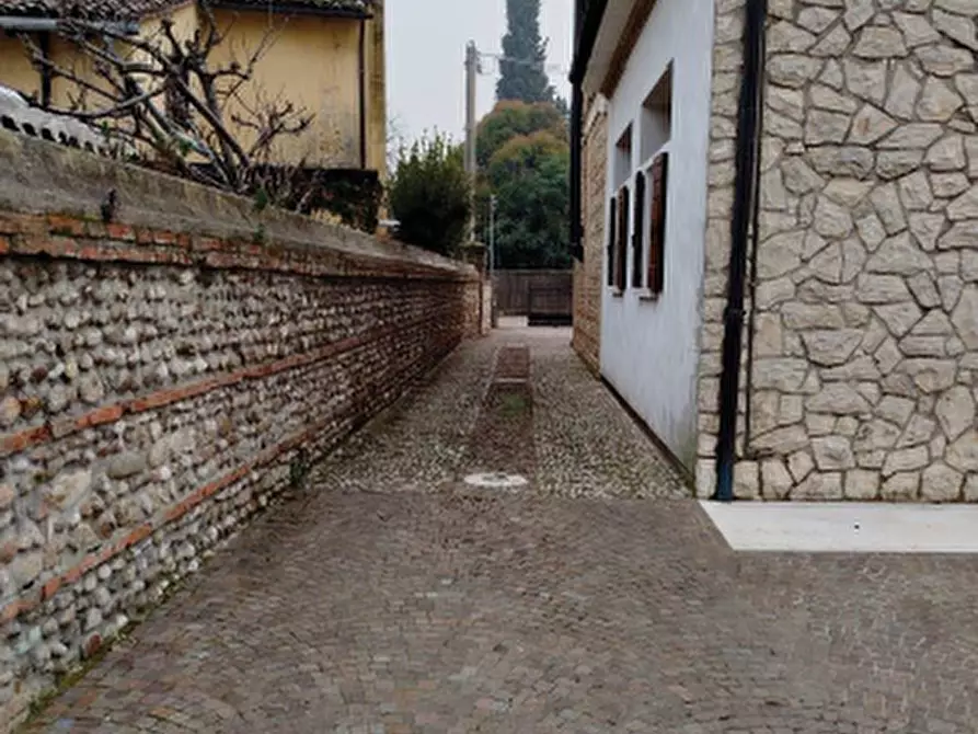 Immagine 4 di Casa bifamiliare in vendita  in Via San Michele, 10 a Altivole