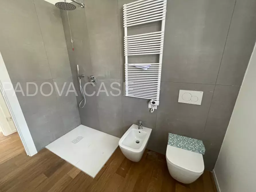 Immagine 2 di Appartamento in vendita  in via comino a Padova