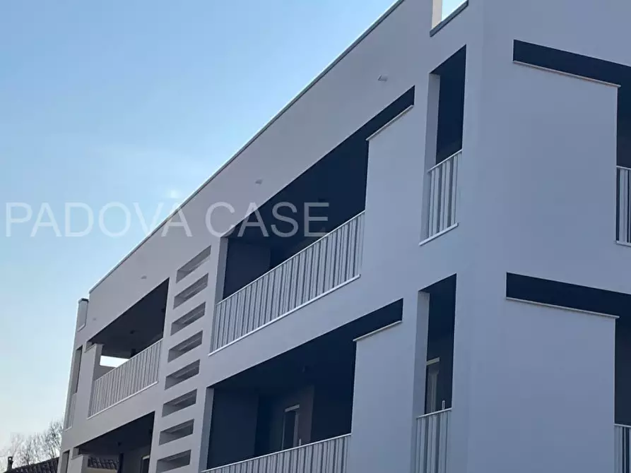 Immagine 15 di Appartamento in vendita  in via comino a Padova