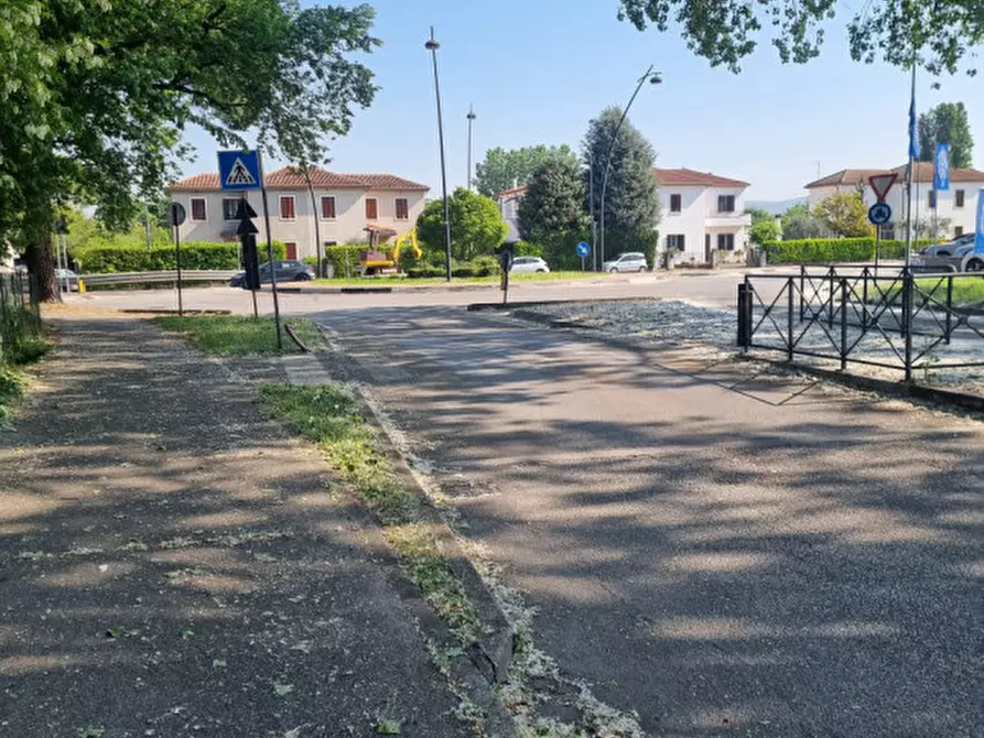 Immagine 1 di Negozio in vendita  in Via Zuccherificio a Este
