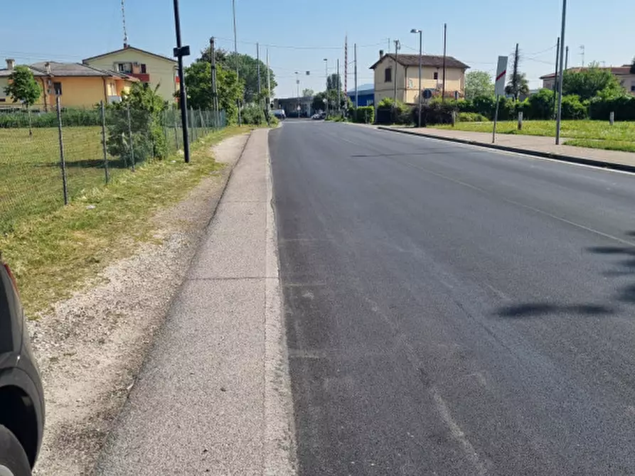 Immagine 6 di Negozio in vendita  in Via Zuccherificio a Este