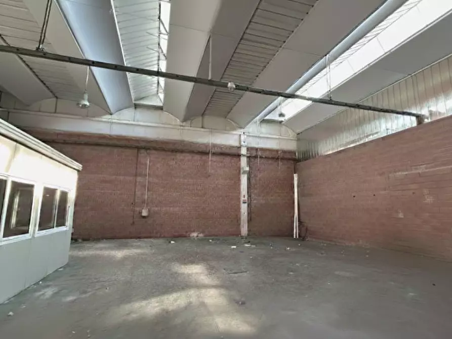 Immagine 3 di Capannone industriale in affitto  in Via Nazionale del Brennero a San Pietro In Cariano