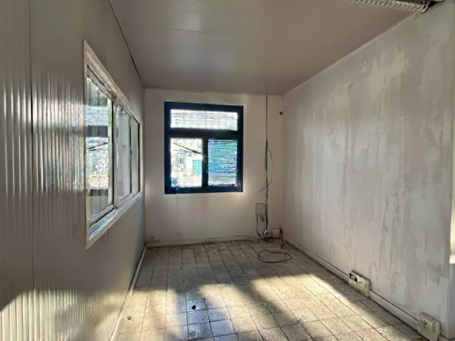 Immagine 4 di Capannone industriale in affitto  in Via Nazionale del Brennero a San Pietro In Cariano