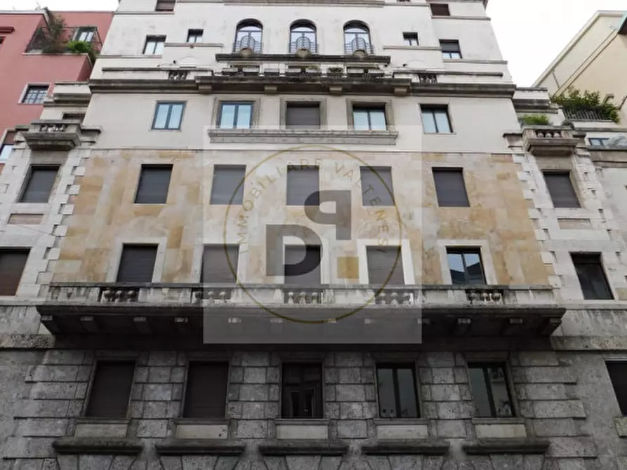 Immagine 1 di Ufficio in vendita  in VIA SERBELLONI a Milano