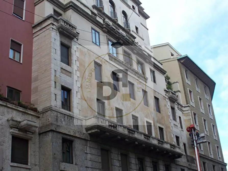Immagine 2 di Ufficio in vendita  in VIA SERBELLONI a Milano