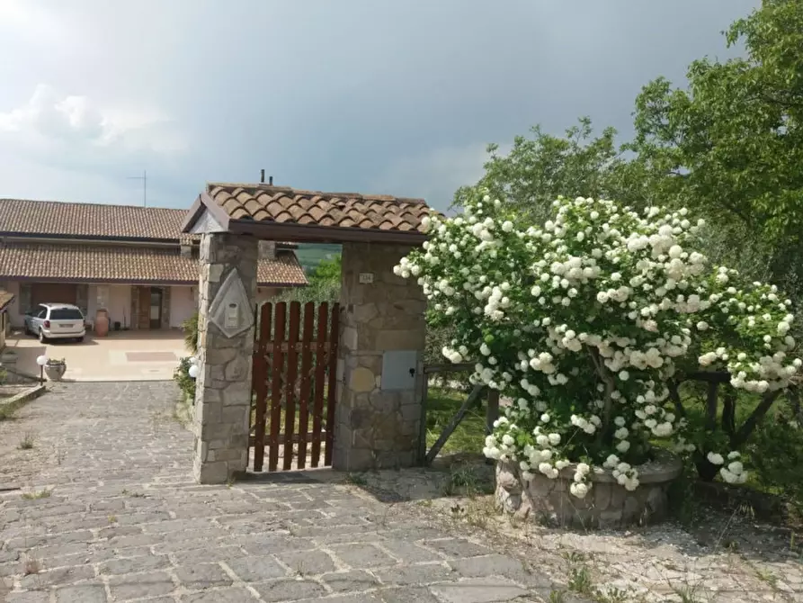 Immagine 2 di Villa in vendita  in via nazionale 155 a Savignano Irpino
