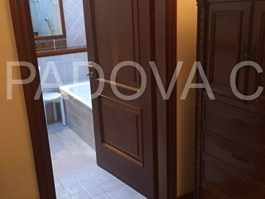 Immagine 28 di Appartamento in affitto  in Via dei Savonarola a Padova