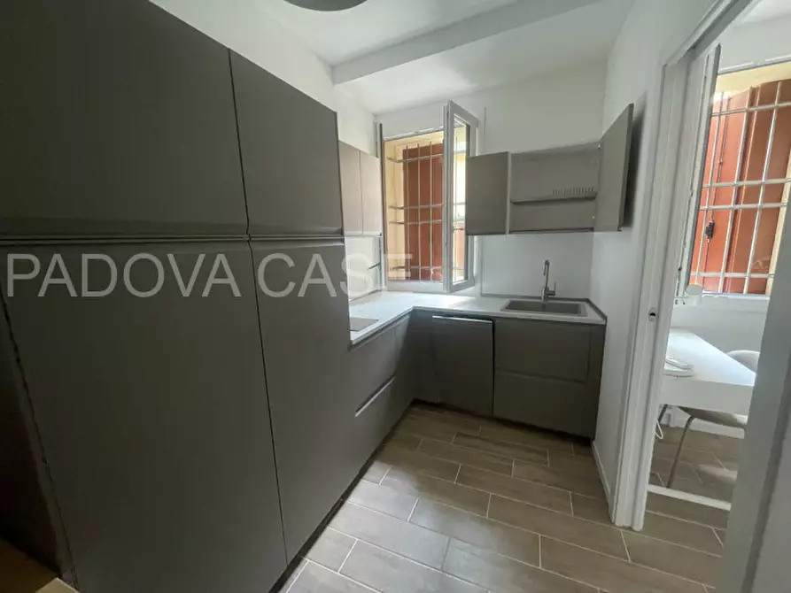 Immagine 1 di Appartamento in affitto  in via Belzoni a Padova
