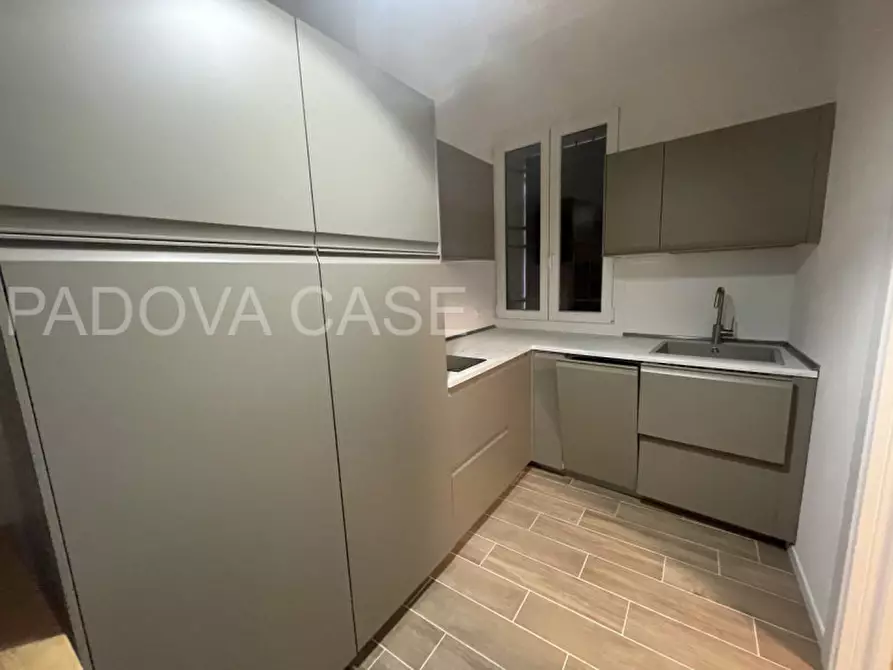 Immagine 2 di Appartamento in affitto  in via Belzoni a Padova