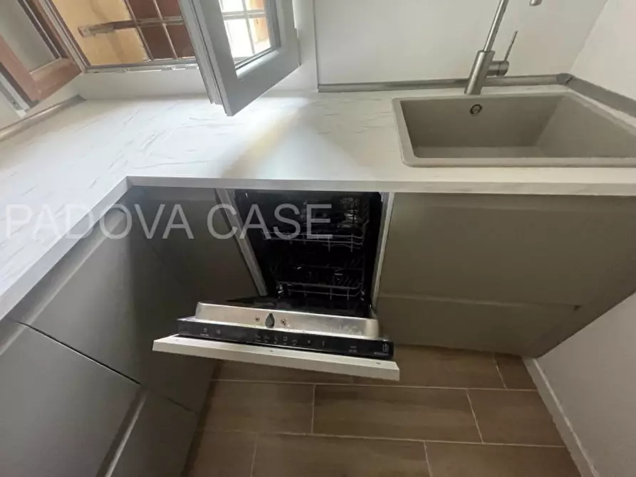 Immagine 4 di Appartamento in affitto  in via Belzoni a Padova