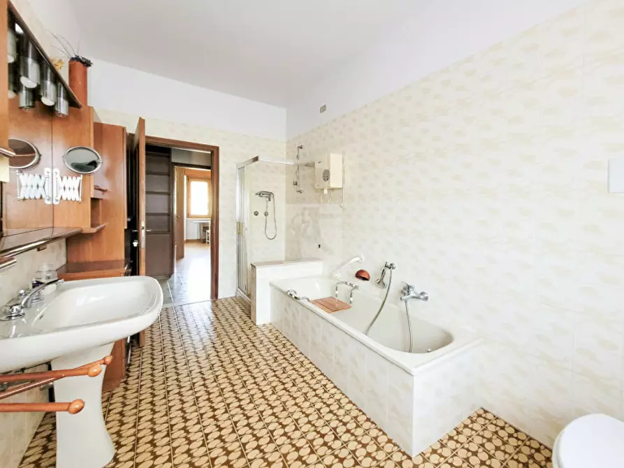 Immagine 9 di Appartamento in vendita  in Via Sant'Alessandro a Riva Del Garda