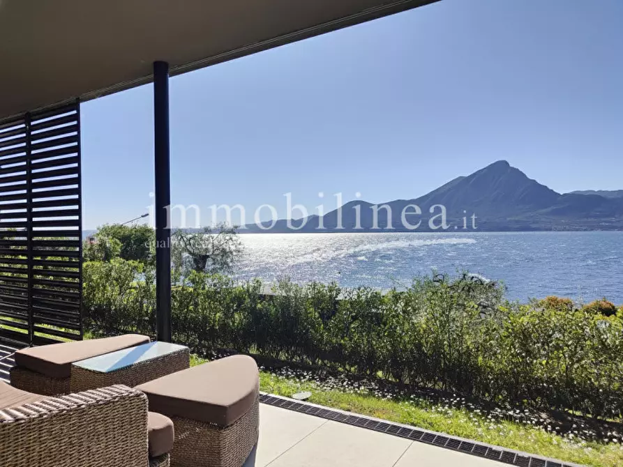Immagine 1 di Appartamento in vendita  in Via Pai di Sotto a Torri Del Benaco