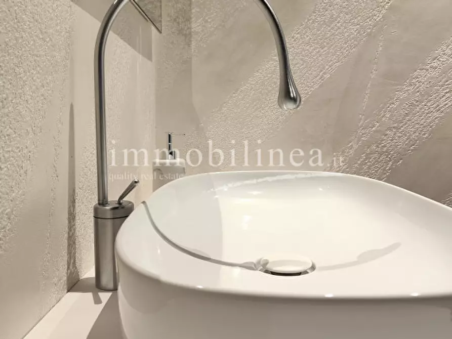 Immagine 35 di Appartamento in vendita  in Via Pai di Sotto a Torri Del Benaco