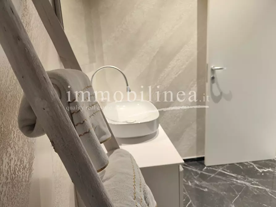 Immagine 41 di Appartamento in vendita  in Via Pai di Sotto a Torri Del Benaco