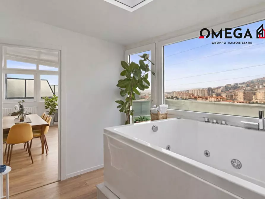 Immagine 7 di Attico in vendita  in via di montebello 19 a Trieste